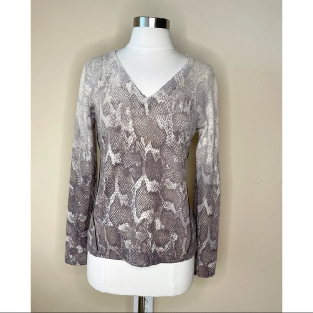 Kinross Vee Neck Sweater Python Print Xs $328 - image 1